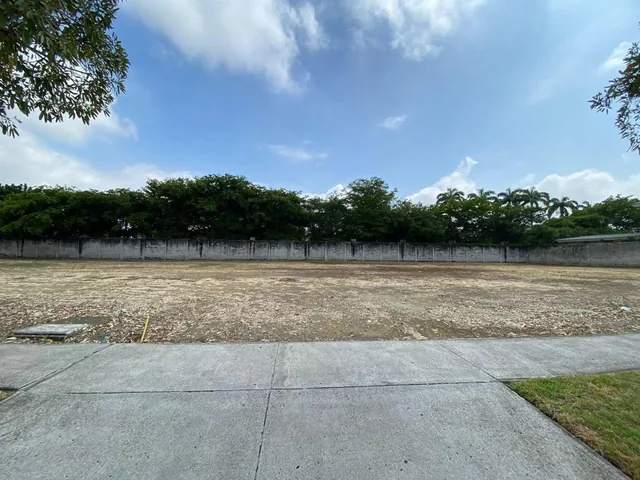 Terreno en Venta Ubicado en La Urb. Peninsula en Isla Mocoli - Samborondon, Guayas — imagen 5