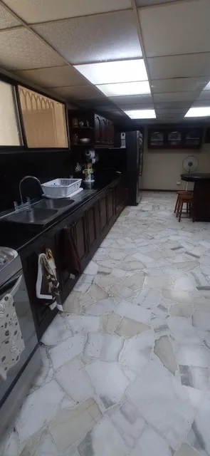 Casa Grande en Venta Lomas de Urdesa Zona Cerrada, Guayas — imagen 2