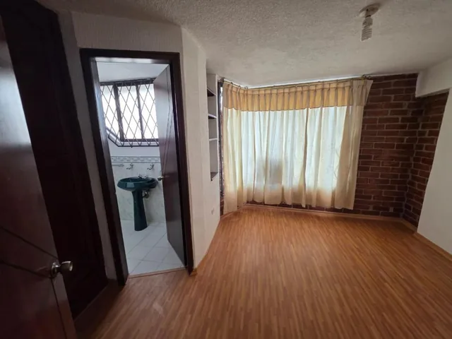 Casa en Venta Conjunto Los Alamos Carapungo — imagen 4