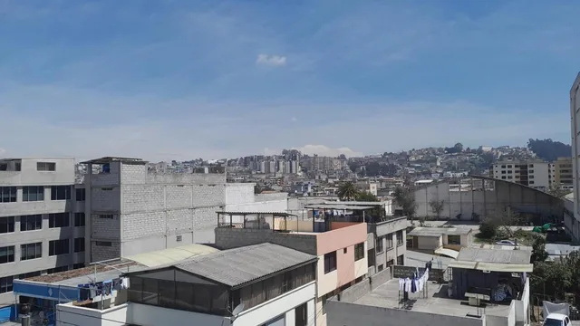 Edificio de Departamentos en Venta en El Sector del Inca. Provincia de Pichincha — imagen 4