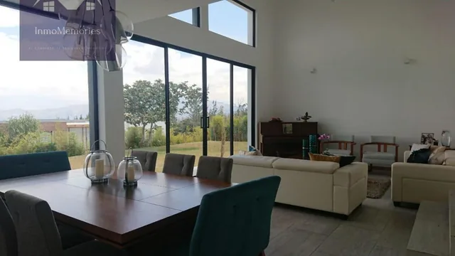 Oportunidad! Venta Espectacular Casa 3 Dorm. Amplio Jardín, Urbanización Nayón — imagen 5
