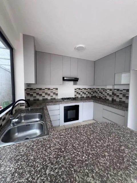 Ciudad Celeste - Moderna Casa en Venta en Ciudad Celeste - Samborondon, Guayas — imagen 4