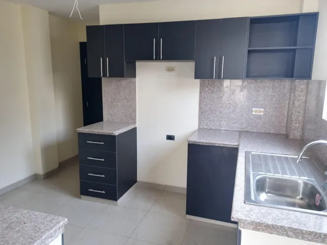Casa Esquinera de Venta en La Urbanización Mallorca Village, 3 Dorm., Guayas — imagen 3