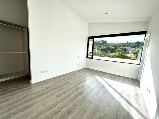 Mv - Cumbaya, Sector La Primavera en Renta Casa 178 m² 3d — imagen 3