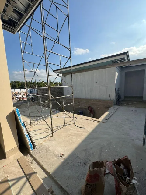 Casa con 600 m² de Terreno, 4 Habitaciones en Venta en Parques de Batan Estrene, Guayas — imagen 2