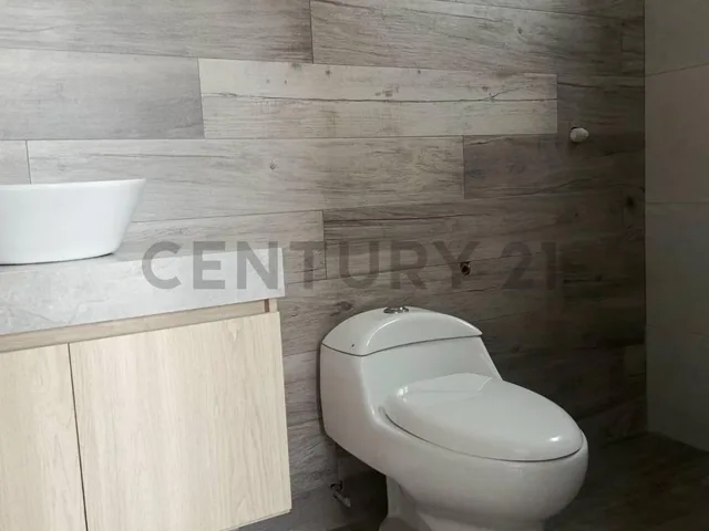 Venta Casa de Estreno con Jacuzzi en Urb. Mallorca Village V. Bah, Guayas — imagen 5