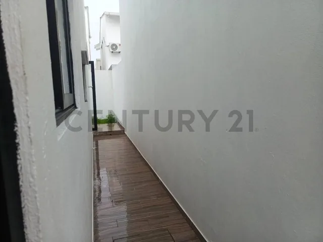 Venta Casa de Estreno con Jacuzzi en Urb. Mallorca Village V. Bah, Guayas — imagen 4