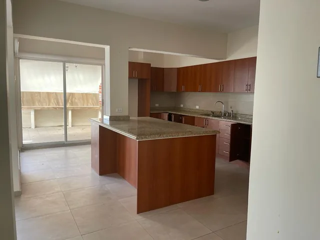 En Venta Casa en Urbanizacion Santa Lucia Baja Cumbaya - a 2 Min Usfq - *mm — imagen 2