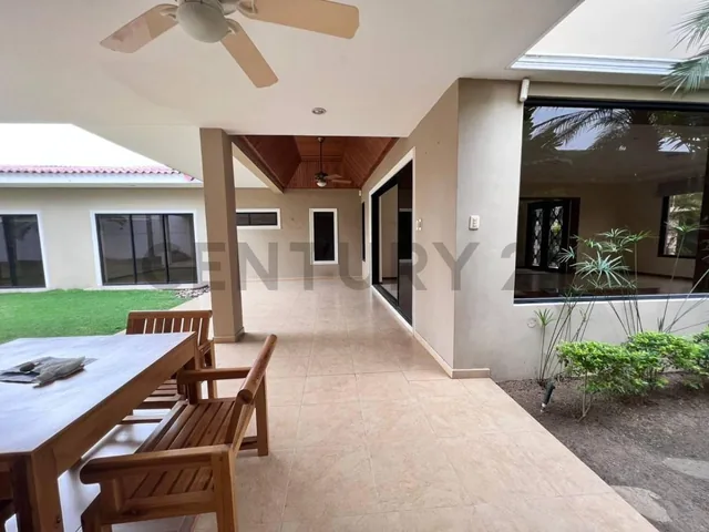 Casa de Una Planta en Puerto Azul, Guayas — imagen 2