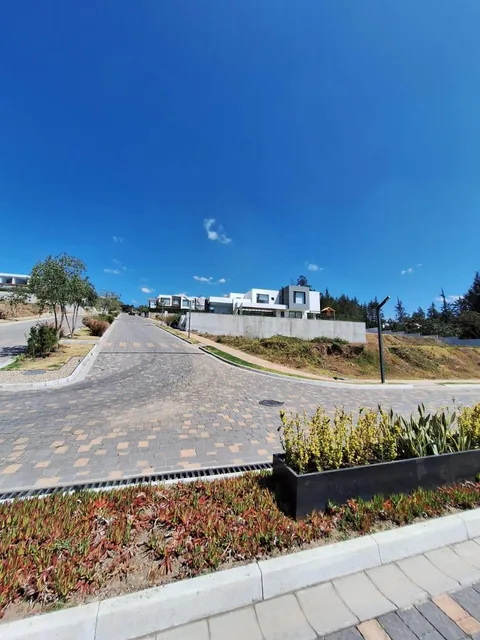Excelente Terreno Urb. Privada de Lujo, Nayon, 195 Mil Negociables — imagen 4