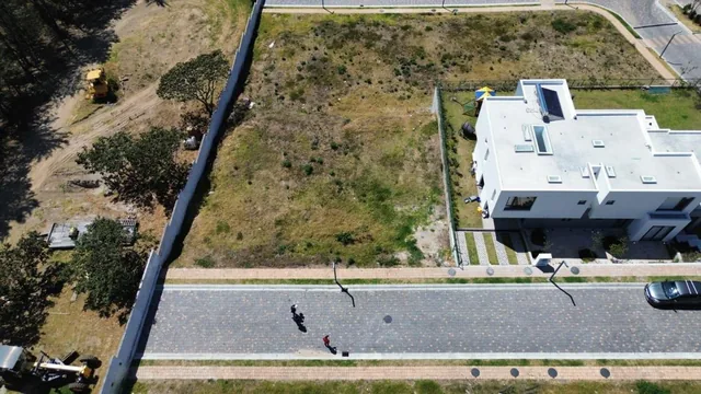 Excelente Terreno Urb. Privada de Lujo, Nayon, 195 Mil Negociables — imagen 2