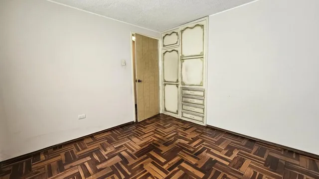 Vendo Casa Comercial en La Jipijapa a 2 Cuadras de La Estación del Metro — imagen 3