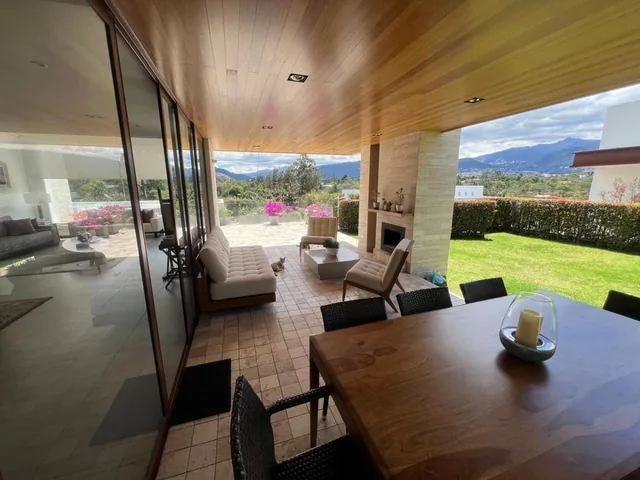 Venta de Casa en Cumbaya Sector Preferido!. Provincia de Pichincha — imagen 3