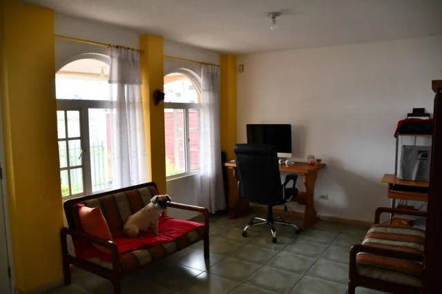 Casa Independiente de Venta 4 Hab + Casa Adjunta 3 Hab Sector La Primavera — imagen 2