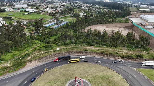 Terreno en Venta Sector Tababela, Comercial, Nueva Ruta Viva — imagen 4