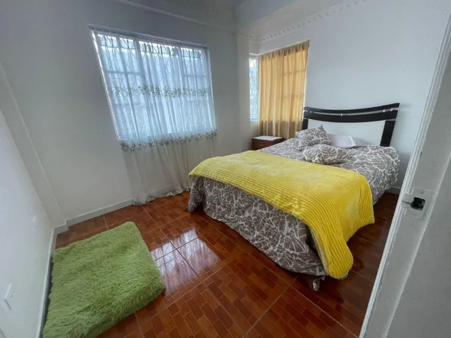 Casa en Venta, 2 Patios, 2 Estacionamientos, Conocoto — imagen 2