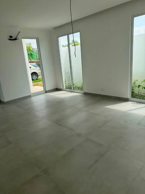 Casa de 255 m² con 4 Habitaciones en Venta en Samborondón, Guayas — imagen 5