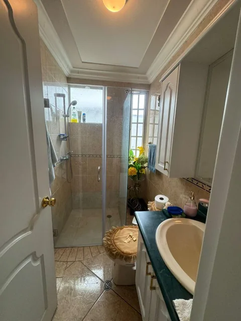 En Venta Amplia Casa Independiente de 4 Dorm. en El Pinar Alto — imagen 2