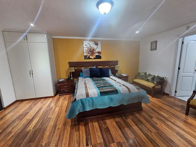 Rento o Vendo Bella Casa Amoblada en Rio Sol, Azuay — imagen 3