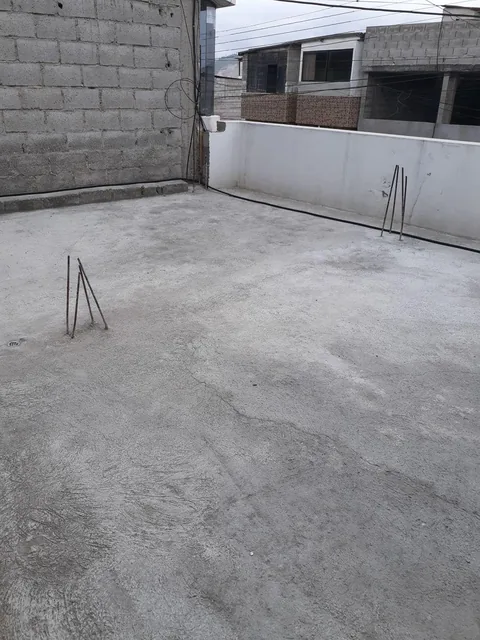 Vendo Casa Esquinera, Rentera con 3 Dptos Independientes y con 137 m² de Terreno Carapungo, Etapa F. Provincia de Pichincha — imagen 2