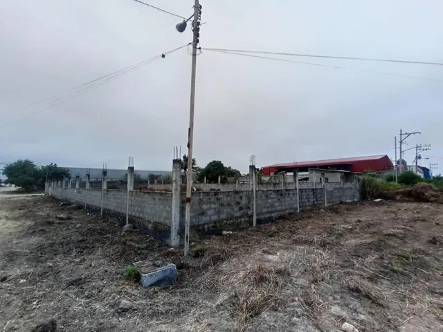 Venta de Terreno Comercial Industrial en La Libertad — imagen 3