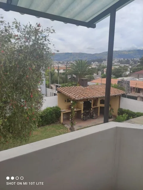 Vende Hermosa Casa de 4 Dorm. en El Valle de Los Chillos de 500 m — imagen 2