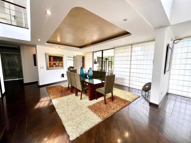 Mv - Sector Nayon, Tanda en Venta Casa de 3d 555 m² con Amplios Jardines — imagen 5