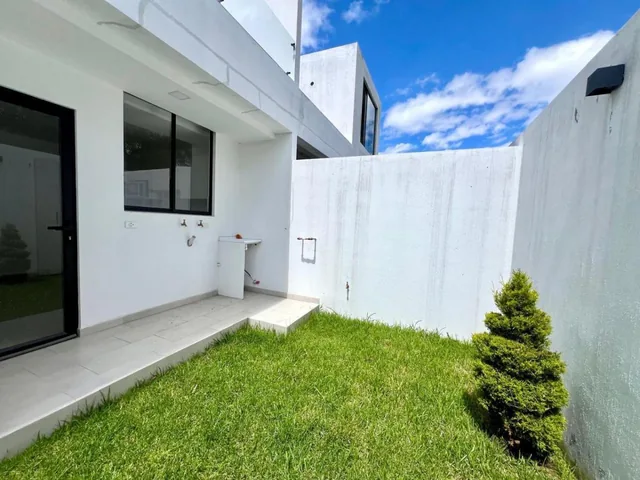 Mv - Sector Puembo, en Venta Casa con Amplio Jardín y Terraza a Estrenar 3d 116.25 m² — imagen 3