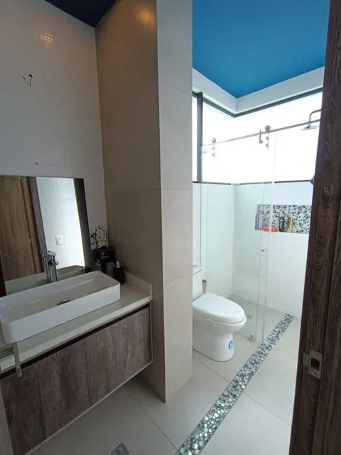 Altavista de Nayon en Venta Casa de 4 Habitaciones — imagen 2