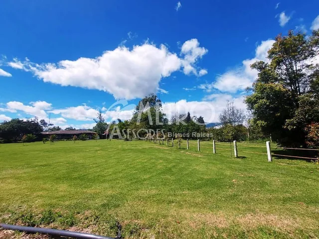 Terrenos de Venta 2.250 m² en Puembo — imagen 3