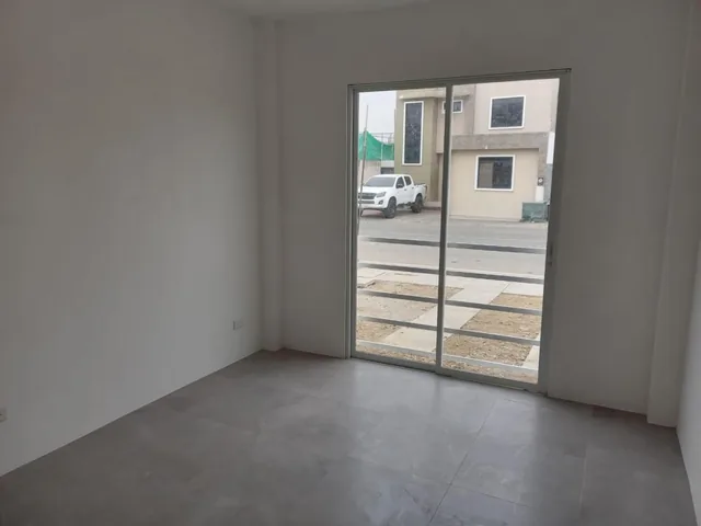 Casa por Estrenar de Venta en La Urbanización Portón Al Río de Vicrieel. Guayas — imagen 2