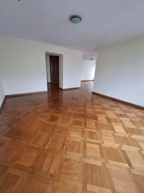 Rento / Vendo Departamento con Vista Espectacular – González Suárez — imagen 2