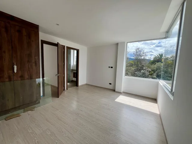 Mv - Sector Pacho Salas - Tumbaco, en Venta Casa 3d 249,82 m² en Conjunto Privado — imagen 2