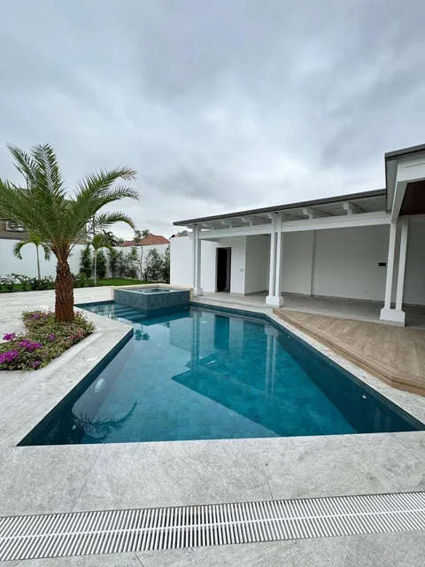 Casa con 650 m² Terreno, 4 Recámaras en Venta y Alquiler, Samborondón Remodelada, Guayas — imagen 2