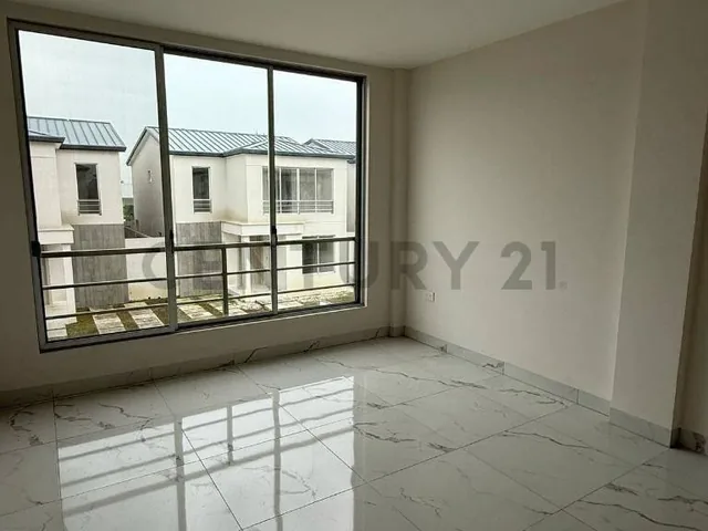 Venta de Casa por Estrenar en Millenium Village, Guayas — imagen 5