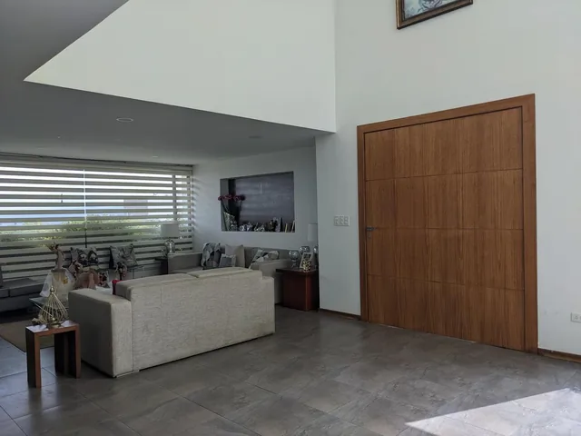 Espectacular Casa 3 Dorm. (Opción a 4), Amplios Jardines, Urbanización Privada, Nayón — imagen 2