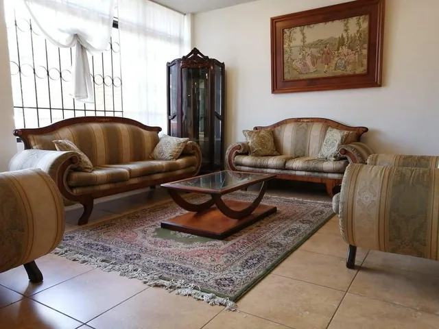 H/ Quito Tenis Bajo, Casa en Venta Usd — imagen 5