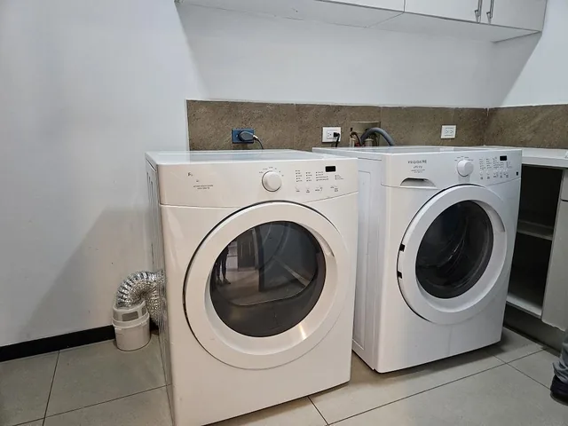 Venta Hermosos y Amplio Departamento Sector Quiteño Libre — imagen 3