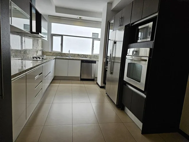 Venta Hermosos y Amplio Departamento Sector Quiteño Libre — imagen 2
