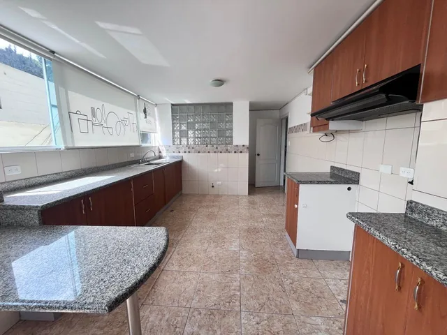En Venta Departamento Urbanización El Condado 3 Habitaciones 2 Estacionamientos — imagen 3