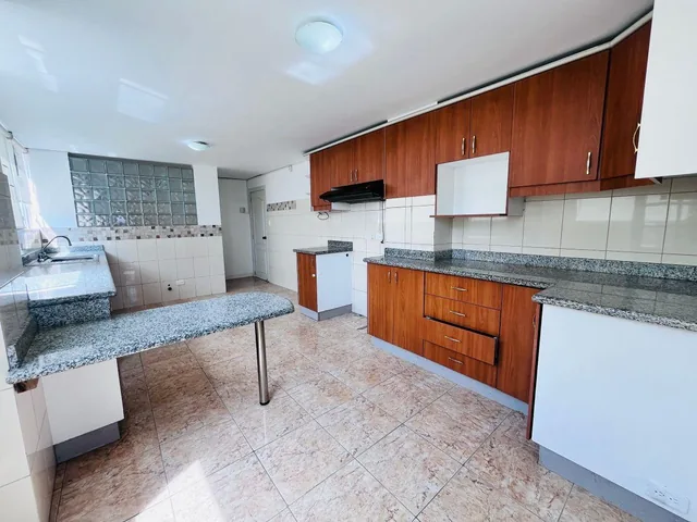En Venta Departamento Urbanización El Condado 3 Habitaciones 2 Estacionamientos — imagen 2