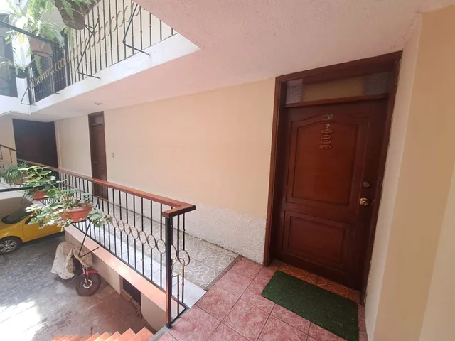 Casa Amplia Rentera de 8 Departamentos — imagen 4