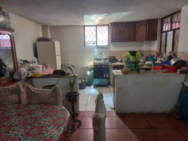Casa Amplia Rentera de 8 Departamentos — imagen 2