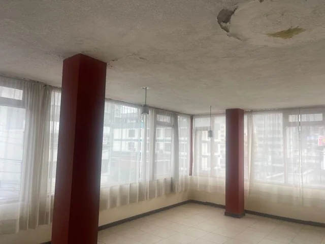 Vendo Pequeño Edificio Para Remodelar de 5 Departamentos - Sector Estadio Olimpico - *mm — imagen 4