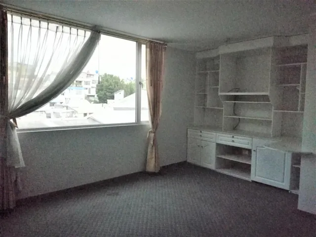 Casa en Venta 245 m² Monjas Jardín del Valle 4 Dorm. Provincia de Pichincha — imagen 3