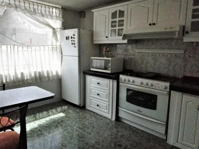 Casa en Venta 245 m² Monjas Jardín del Valle 4 Dorm. Provincia de Pichincha — imagen 2