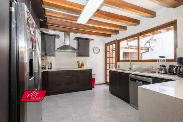 Venta Encantadora Casa Estilo Rustico Sector Tumbaco — imagen 4