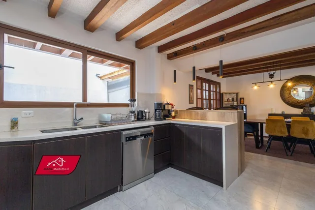 Venta Encantadora Casa Estilo Rustico Sector Tumbaco — imagen 3