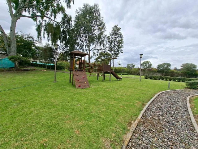 Vendo Espectacular Terreno en Urbanización de 24 Lotes en Puembo — imagen 2