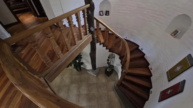 Casa con Amplio Terreno en Cumbayá — imagen 4